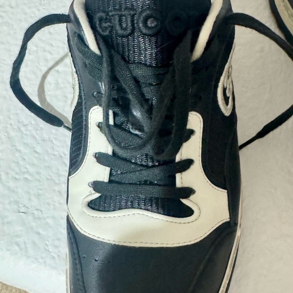 Gucci unisex Black and White Sneakers - Picture 5 of 6